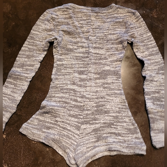 Woman's Gray Knit Button-Up Romper XS - Picture 9 of 10